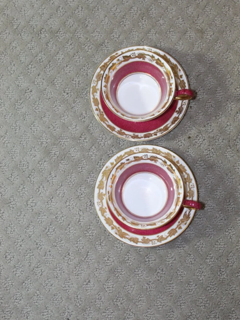 Set of 2 Tea Cups & Saucers Wedgwood Whitehall W3994 Powder Ruby Bone China